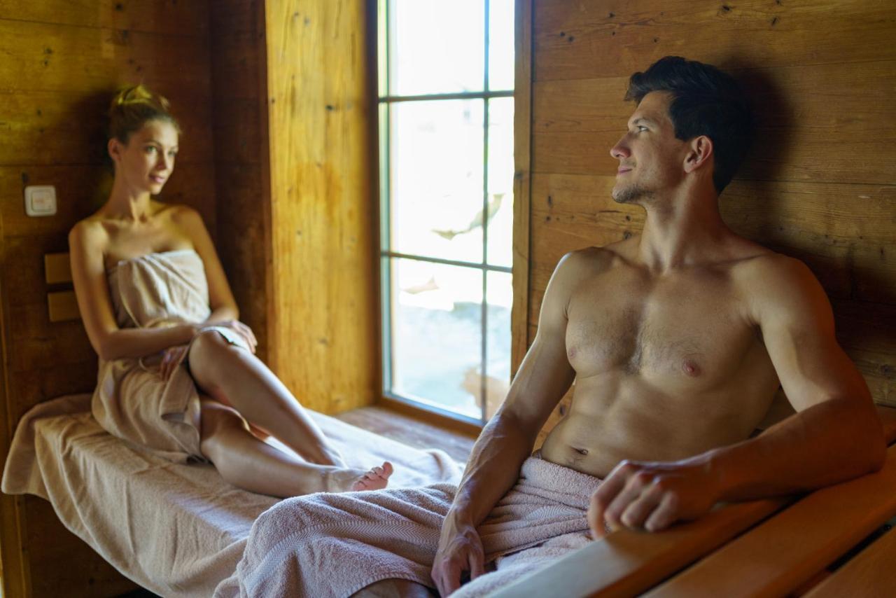 Landhotel Gockelwirt アイゼンベルク エクステリア 写真